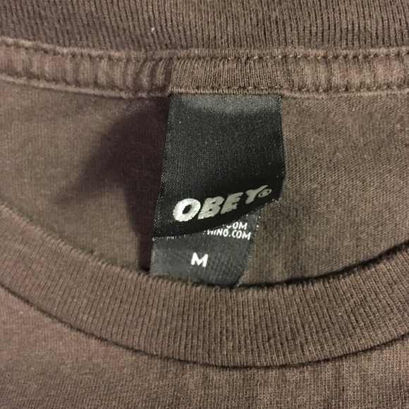 Obey Peace Sign/Mandala t-shirt. Size Medium - Picture 3 of 3